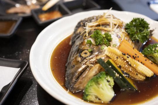 SALMON HEAD 三文鱼头